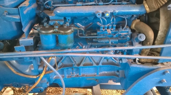 ขายรถไถฟอร์ด 6610 เสื้อลาย อุปกรณ์มีผานดันหน้า และผาน 6 เอกสารเล่มทะเบียนครบ ราคาคุยกันได้ครับ