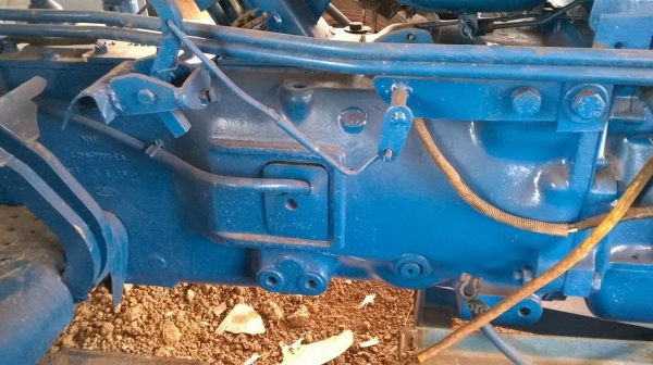 ขายรถไถฟอร์ด 6610 เสื้อลาย อุปกรณ์มีผานดันหน้า และผาน 6 เอกสารเล่มทะเบียนครบ ราคาคุยกันได้ครับ