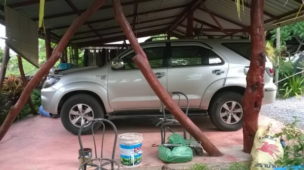 ขาย TOYOTA Fortuner 4X4 ปี 2006/2549 สภาพสวยเดิมไม่เคยทำสี ภายในสวย ทะเบียนพร้อมโอนครับ ราคาต่อรองได้