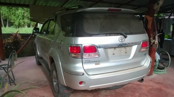 ขาย TOYOTA Fortuner 4X4 ปี 2006/2549 สภาพสวยเดิมไม่เคยทำสี ภายในสวย ทะเบียนพร้อมโอนครับ ราคาต่อรองได้