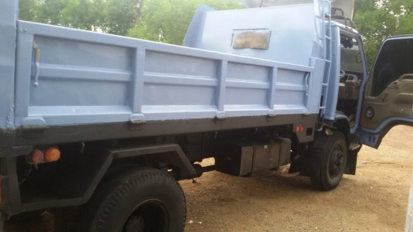 หกล้อ อีซูซุ NPR120 ดั้ม5คิว รถห้างปี41 แอร์เย็น เล่มทะเบียนพร้อมโอน  ราคา 525,000บ บริการขับส่งฮอดบ้าน ครับ