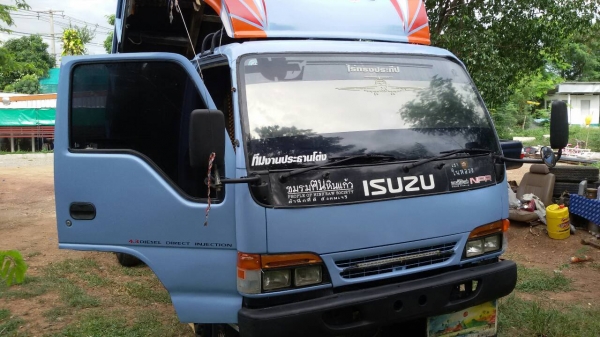 หกล้อ อีซูซุ NPR120 ดั้ม5คิว รถห้างปี41 แอร์เย็น เล่มทะเบียนพร้อมโอน  ราคา 525,000บ บริการขับส่งฮอดบ้าน ครับ
