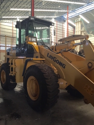 ขายรถตักล้อยาง LIUGONG รถใช้งานนิดเดียว ราคา 1800000