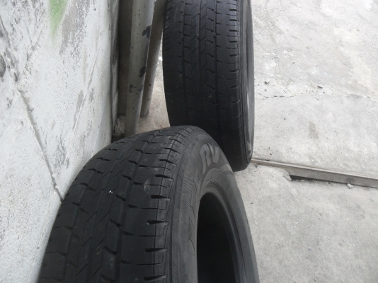 ยาง BRIDGESTONE 205/75R14 ปี08 สวยๆ 1 คู่ ราคา 1300 บาท