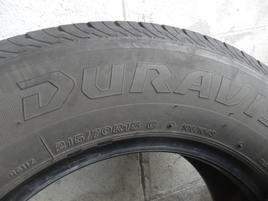 ยาง BRIDGESTONE 215/70R15ปี13 มี 3 เส้น ราคา 2500 บาท ยาง BRIDGESTONE 215/70R15ปี13 มี 3 เส้น ราคา 2500 บาท