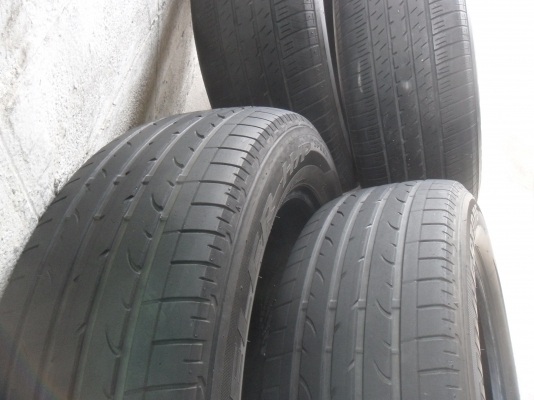 ยาง BRIDGESTONE 235/60R18 สวยๆ 4 เส้น ราคา 3500 บาท ยาง BRIDGESTONE 235/60R18 สวยๆ 4 เส้น ราคา 3500 บาท