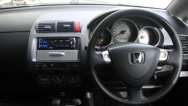 ขายHonda Jazz 04 IDSI สภาพดี โคมดำ เซ็นทรัลล็อก กุณแจรีโมท