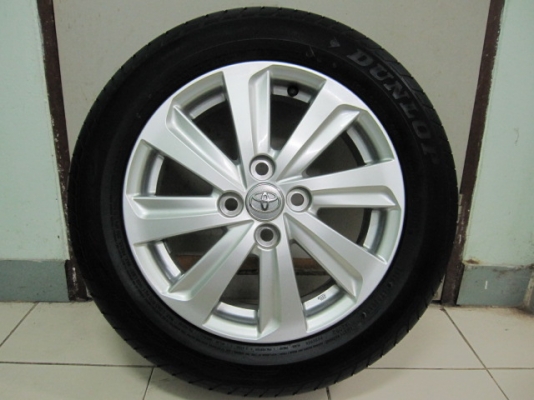 ขายล้อแม็กพร้อมยางป้ายแดง TOYOTA VIOS YARIS สภาพใหม่มากๆ