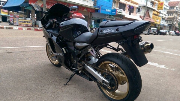 ขายคับ KAWASAKI NINJA ZX12R1200cc ปี2001ระบบหัวฉีด อินวอยส์ สรรพสามิตร ท่อแต่ง เดิมๆ สีสวย ยางหน้าหลังเต็ม เครื่องแน่นมากคับ รับแลกเทรินน์ ราคา 99000 บาท สนใจติดต่อ 081-0578282 คับ ส่งได้ทั่วไทยคับ สนใจติดต่อ 081-0578282 FACEBOOK ชาญณรงค์ ป๊อป ชัยอมฤต ไอด ขายคับ KAWASAKI NINJA ZX12R1200cc ปี2001ระบบหัวฉีด อินวอยส์ สรรพสามิตร ท่อแต่ง เดิมๆ สีสวย ยางหน้าหลังเต็ม เครื่องแน่นมากคับ รับแลกเทรินน์ ราคา 99000 บาท สนใจติดต่อ 081-0578282 คับ ส่งได้ทั่วไทยคับ สนใจติดต่อ 081-0578282 FACEBOOK ชาญณรงค์ ป๊อป ชัยอมฤต ไอด