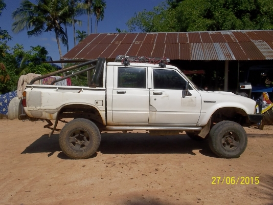 ขาย250000 บาท โตโยตัา RN 46  ขับ4x4 เครื่องดีเซลเทอร์โบ เอกสารพร้อมโอน