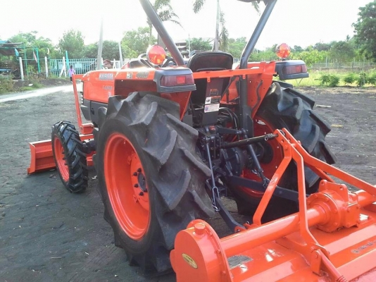 ขายรถไถ KUBOTA L4508 สภาพสวยพร้อมใช้งาน อุปกรณ์ครบชุด ดันหน้า+ผานหลัง+โรตารี่ สนใจโทร 090-8588220คุณนะ 093-3258446คุณบิว ID:narong498 หรือเข้าดูสินค้าอื่นๆได้ที่ www.truck.in.th/498 หรือเพจFacebook ณรงค์ ซื้อขายรถมือสอง (เว็บไซต์ส่วนตัว) หรือFacebook ตลาด