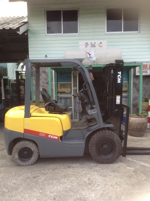 +++ ขายโฟล์คลิฟท์  T.C.M. FD25  (รุ่นใหม่ )  T3  เครื่องยนต์ดีเซล  เสา  3  เมตร  เกียร์ออโตเมติค  ยางตัน  สภาพดี  พร้อมใช้  รับประกัน  เครื่อง + เกียร์  3  เดือน