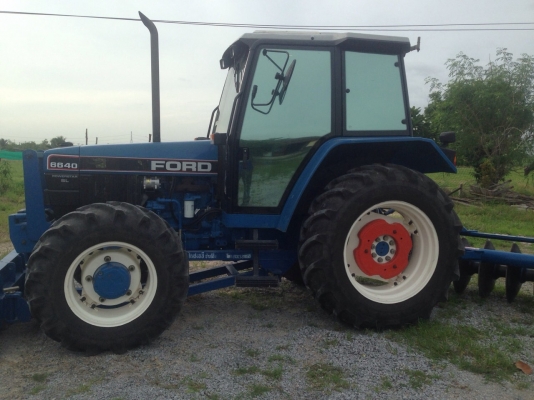 รถไถ ฟอร์ด 6640