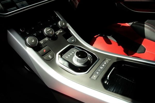 RANGE ROVER EVOQUE สีแดง 5 ประตู 2012 RANGE ROVER EVOQUE สีแดง 5 ประตู 2012