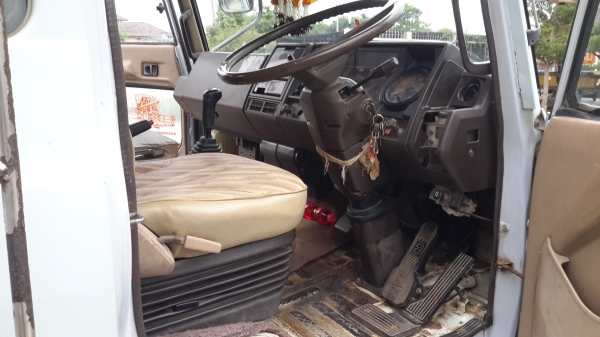 ขายด่วนHINO แรงเจอร์ 4D ขึ้นรถเกี่ยว เครื่องHO7C 180แรงม้า