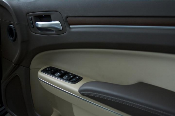 Chrysler 300C ปี 2014 สีดำ