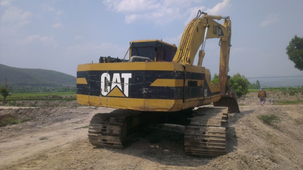 CATERPILLAR EL200B