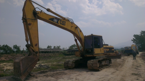 CATERPILLAR EL200B
