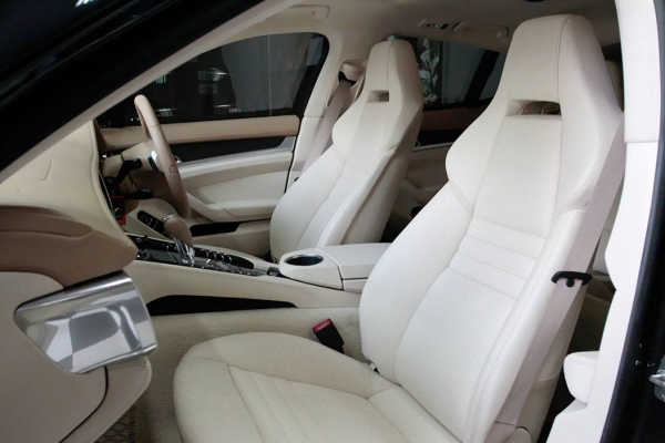 Porsche Panamera 4.8S ปี 2011