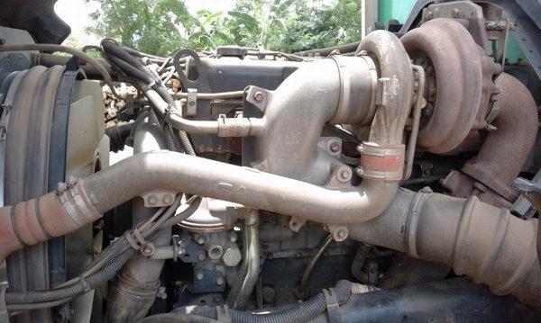 อีซูชุ  320 แรง  ปี 49  ดั้มพ์ แม่ /ลูก 3 เพลา  ราคา   2,180,000 บาท