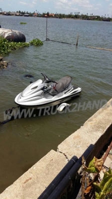 เรือเจ็ตสกี  ยี่ห้อ YAMAHA นั่งได้ 3 คน เครื่อง 1,200 จำนวน 3 สูบพร้อมหางเทเลอร์