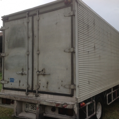 ขาย รถ6ล้อ ห้องเย็น. NPR 120. แรง ยาว4.20เมตร  พร้อมใช้.