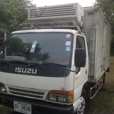 ขาย รถ6ล้อ ห้องเย็น. NPR 120. แรง ยาว4.20เมตร  พร้อมใช้.