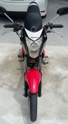 ขาย  honda  sonic ปี 49 สตาร์ทมือ เครื่องเดิมล้อแม็ก ชุดสีสวยอยุ่ไม่มีรอยแตกแต่มีรอยถลอกนิดหน่อย เล่มทะเบียนไม่ขาดต่อ สภาพพร้อมใช้งานได้เลย อยุ่ดอนเมือง กรุงเทพ ขอขายราคา 17500 เบอ 0891123302 line progress7109