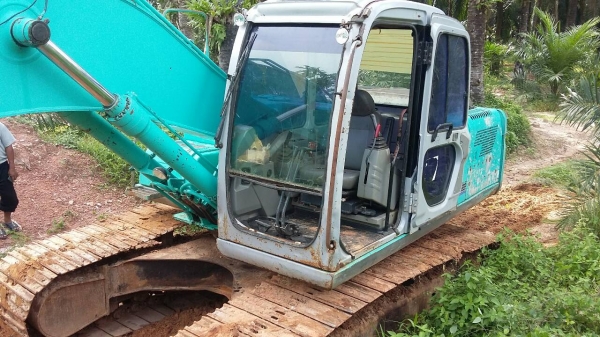 ขายรถแบคโฮ KOBELCO SK200-6 YN10-39771 เอกสารใบแจ้งจำหน่าย ราคา 1300000