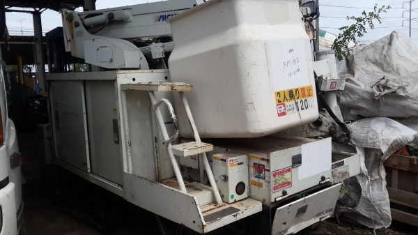 ยกใส่หกล้อได้เลยรถกระเช้า ยกใส่หกล้อได้เลยรถกระเช้า