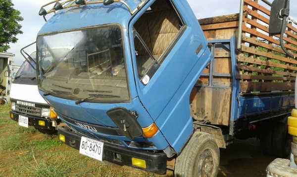 หกล้อ อีซูซุ NPR115 รถห้าง เกียร์สั้น ช่วงล่างใหญ่ Fหน้า_หลัง สภาพดีพร้อมใช้งาน ทะเบียนพร้อมโอน