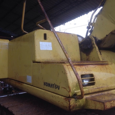 รถขุด PC200-6 เล่มทะเบียนพร้อม เอวใหม่ โซ่ใหม่ แอร์ใหม่ ไฟฟ้าครบ สีเดิมๆ รถสวย