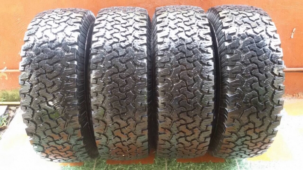 ยาง bf all 285/75/16 ดอกเต็มครับ