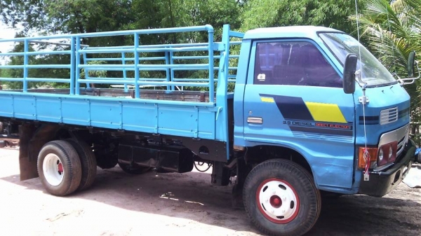 ขายรถบรรทุก 6 ล้อ ISUZU  KT 26  ลดราคาลงอีกครับ 185,000 บาท