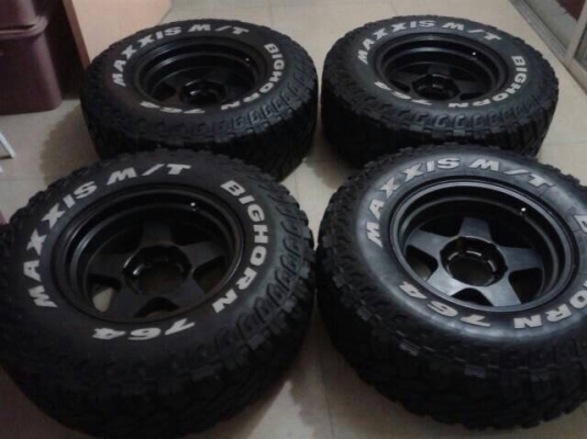 ล้อBradleyขอบ16*8ออฟ-25สีดำด้านพร้อมยางMaxxis 764 265/75/16ปี11