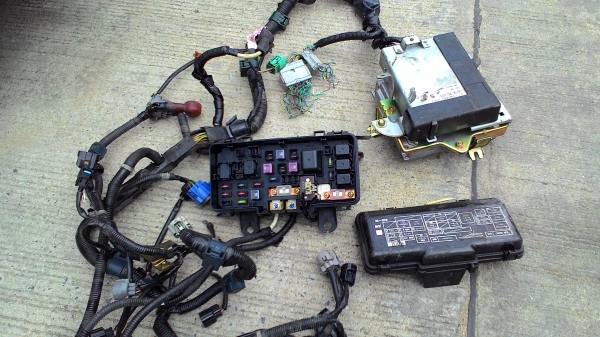ชุดสายไฟห้องเครื่องพร้อมกล่องECU.กล่องฟิวส์  HONDA CITY ติดต่อ.081-427-3941
