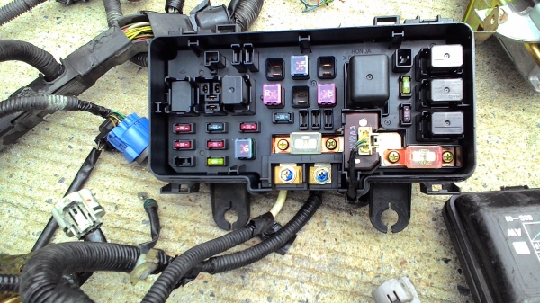 ชุดสายไฟห้องเครื่องพร้อมกล่องECU.กล่องฟิวส์ HONDA CITY ติดต่อ.081-427-3941 ชุดสายไฟห้องเครื่องพร้อมกล่องECU.กล่องฟิวส์ HONDA CITY ติดต่อ.081-427-3941