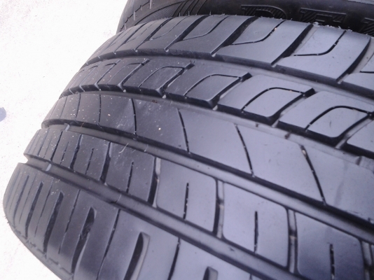 ยาง 215/45/17 ดอกตรูมๆ ปี14 ใช้ยาวๆ