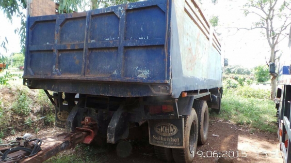 ขายด่วนครับ HINO 3 M ดั้มข้างเรียบ ลูก 2 คาน ยาว 6 เมตร