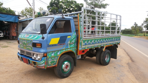 ขายรถบรรทุกหกล้อช่วงสันเครื่องดีมากคัชซีสวยสภาพใช้งานได้ดีส่งฟรีครับ