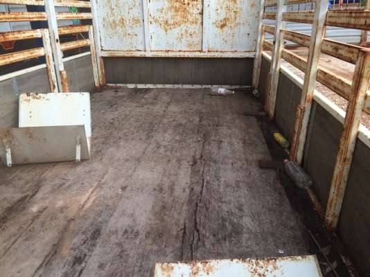 ขายกะบะฮีโน่ KM777 พร้อมโครงเหล็ก ขายกะบะฮีโน่ KM777 พร้อมโครงเหล็ก