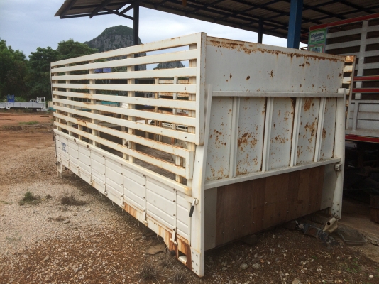 ขายกะบะฮีโน่ KM777 พร้อมโครงเหล็ก ขายกะบะฮีโน่ KM777 พร้อมโครงเหล็ก