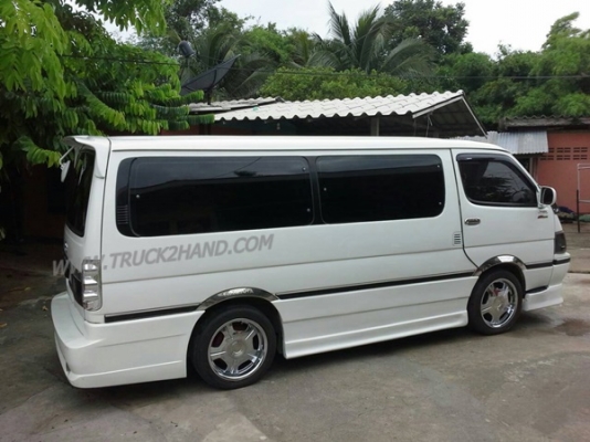 รถตู้ ยี่ห้อ TOYOTA สามารถติดต่อคุณนิดหรือคุณวิเชียร เบอร์ 080-583-5208