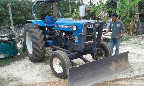 ขายครับรถไถ6600เครื่องt3ทำใหม่ทั้งคันราคเบาๆๆราค350000เอาทะเบียนเพิ่มอีก20000