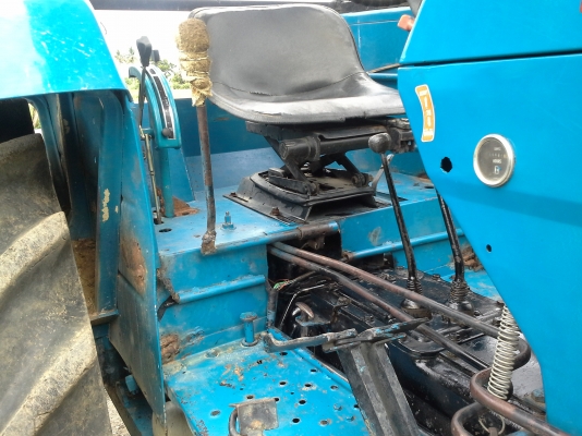 ขายรถไถฟอรด์ 6640 สองเภาคาราโร่ดันหน้า หางสาม KHL  เล่มทะเบืยน