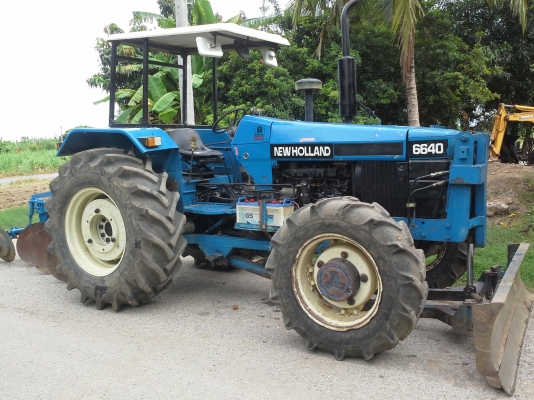 ขายรถไถฟอรด์ 6640 สองเภาคาราโร่ดันหน้า หางสาม KHL  เล่มทะเบืยน