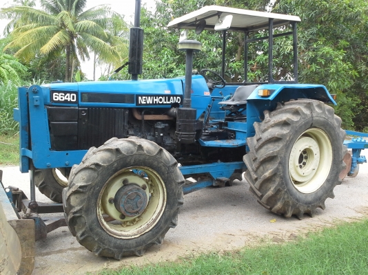 ขายรถไถฟอรด์ 6640 สองเภาคาราโร่ดันหน้า หางสาม KHL  เล่มทะเบืยน