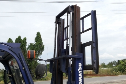 ขายด่วนรถยกKOMATSU FG15-16 ยก1.5ตันเสาสูง3เมตรรถนอกนำเข้ายังไม่เคยใช้งานในเมืองไทยเลย=รุ่นใหม่ขายถูกๆๆ