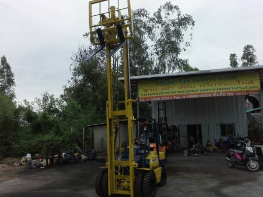 KOMATSU FD30-11ขนาด3ตัน เสาสูง4เกียร์ธรรมดา เครื่องยนต์ดีเซล4D95 งาฮิ้งฟอล์คกระดกได้ รถญี่ปุ่นแท้ ราคาต่อรองได้0816161541