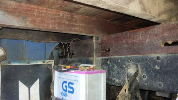 รถบรรทุกหกล้อช่วงสันเครื่อง90Hpดีมากคัชซีสวยสภาพใช้งานได้ดีส่งฟรีครับ